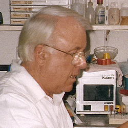 Dr. Klaus Bender